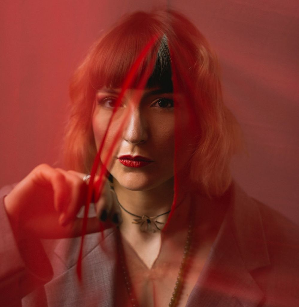 MERIFIORE: DENTRO, il nuovo album della cantautrice