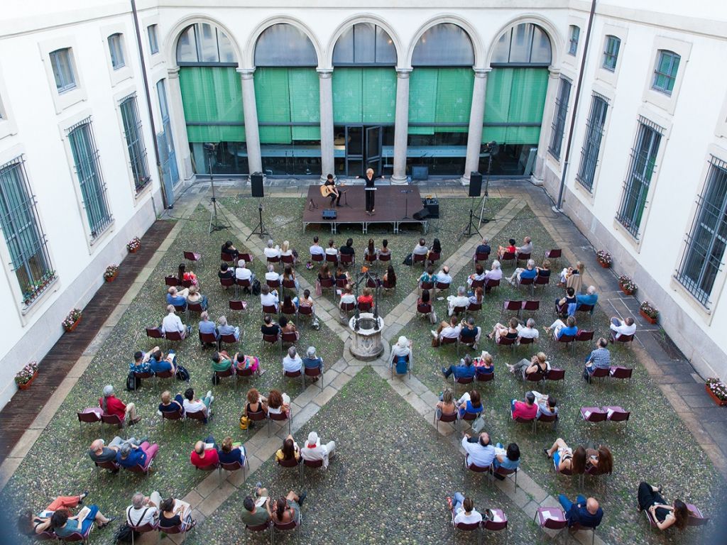 Milano è Viva. Al via il 4 luglio la terza edizione di Menotti d’Estate, un mese di spettacolo, musica e teatro nel cortile di Palazzo Sormani