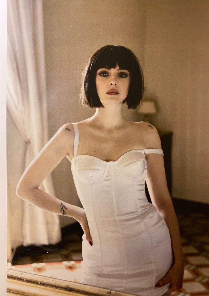 ANNALISA: continua il successo di MON AMOUR, al n. 1 della classifica di EarOne per tre settimane