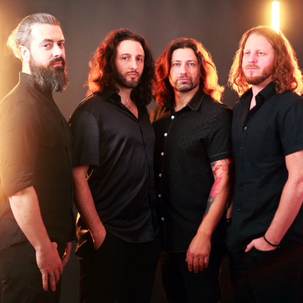 Roommates: Nuovo Singolo 'Same' e Anticipazione dell'Album 'Outside'