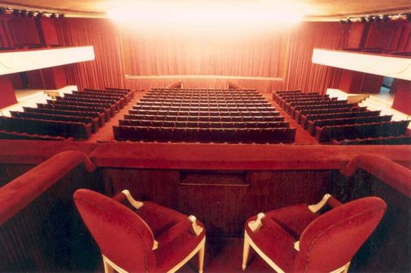 Il Teatro Manzoni di Milano