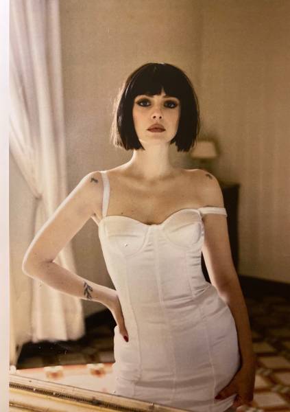 ANNALISA: continua il successo di MON AMOUR, al n. 1 della classifica di EarOne per tre settimane