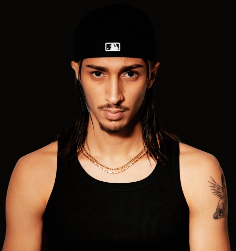 Baby Gang, il rapper italiano più ascoltato su Spotify, trionfa con L'Angelo del Male